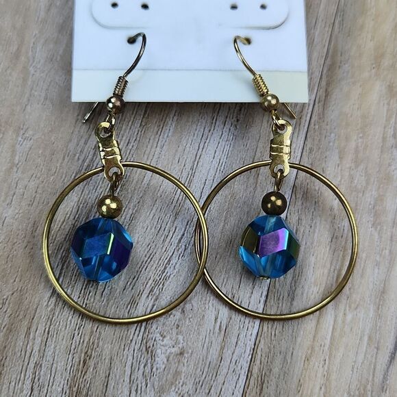 💚NWT Blue Crystal Bead in Gold Plated Dangling Hoop Earrings - Picture 4 of 6